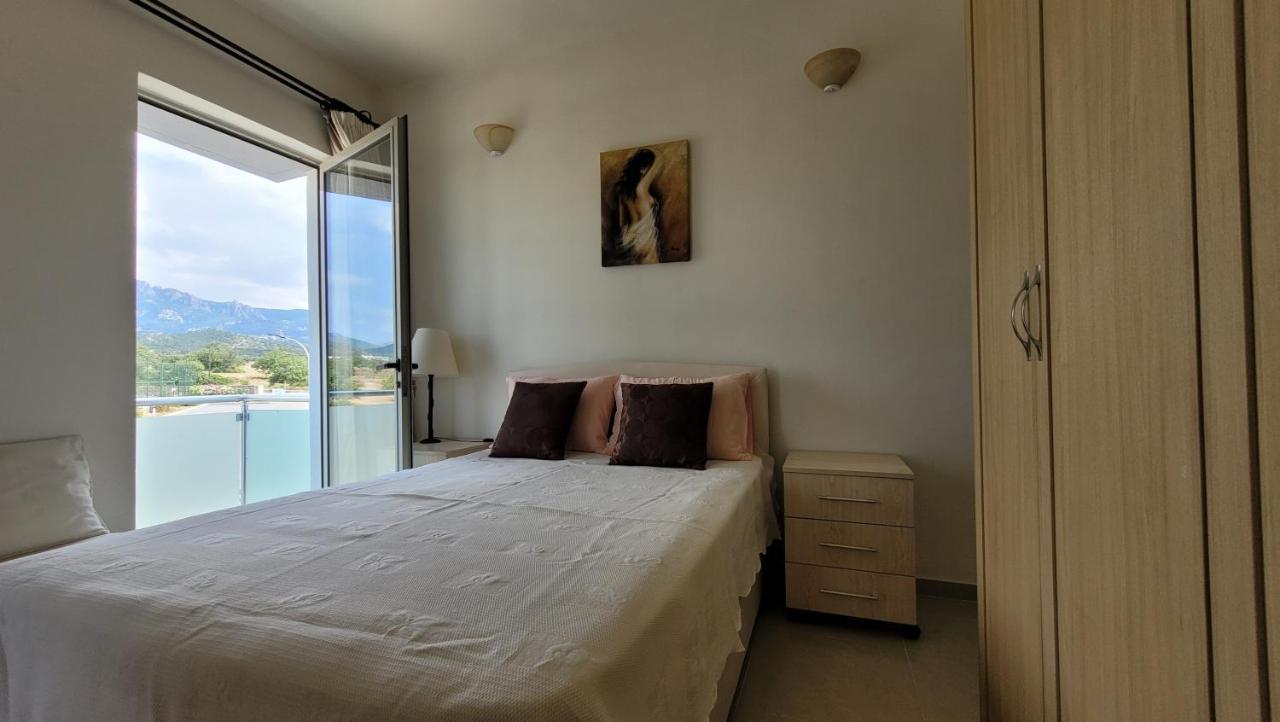 Sea And Mountain View Beachfront Penthouse Yali Dış mekan fotoğraf