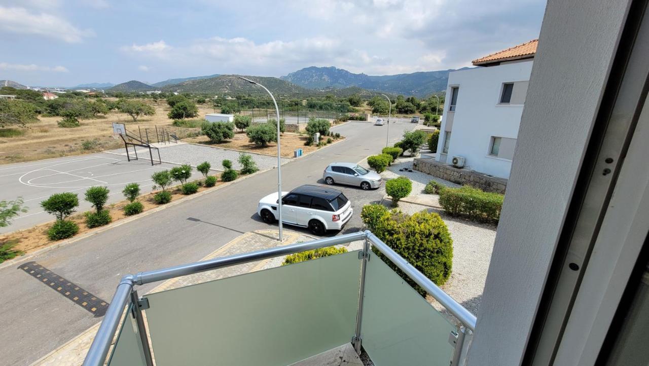 Sea And Mountain View Beachfront Penthouse Yali Dış mekan fotoğraf