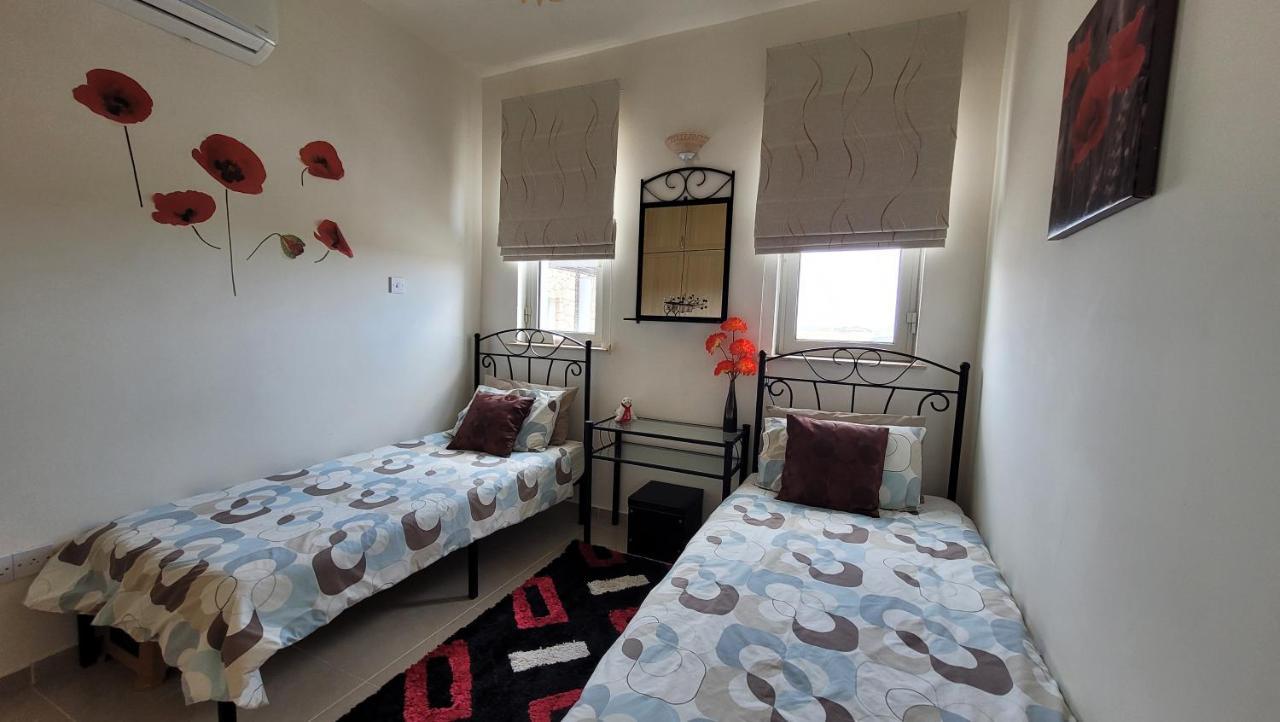 Sea And Mountain View Beachfront Penthouse Yali Dış mekan fotoğraf
