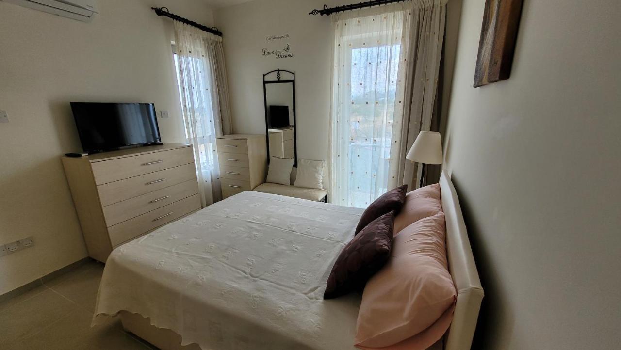 Sea And Mountain View Beachfront Penthouse Yali Dış mekan fotoğraf