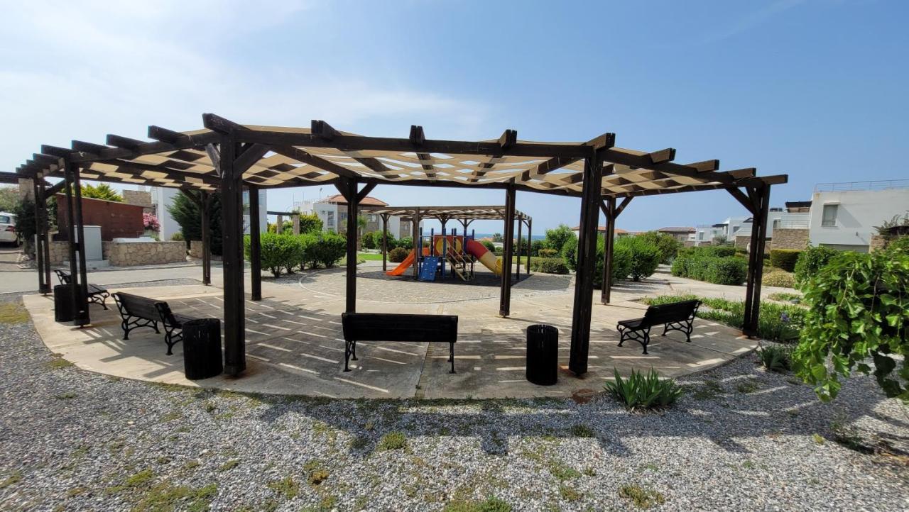 Sea And Mountain View Beachfront Penthouse Yali Dış mekan fotoğraf
