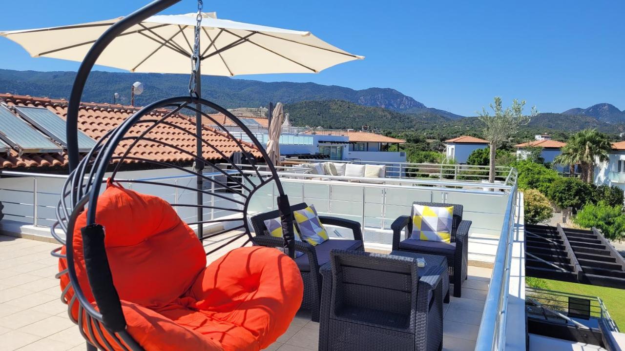 Sea And Mountain View Beachfront Penthouse Yali Dış mekan fotoğraf