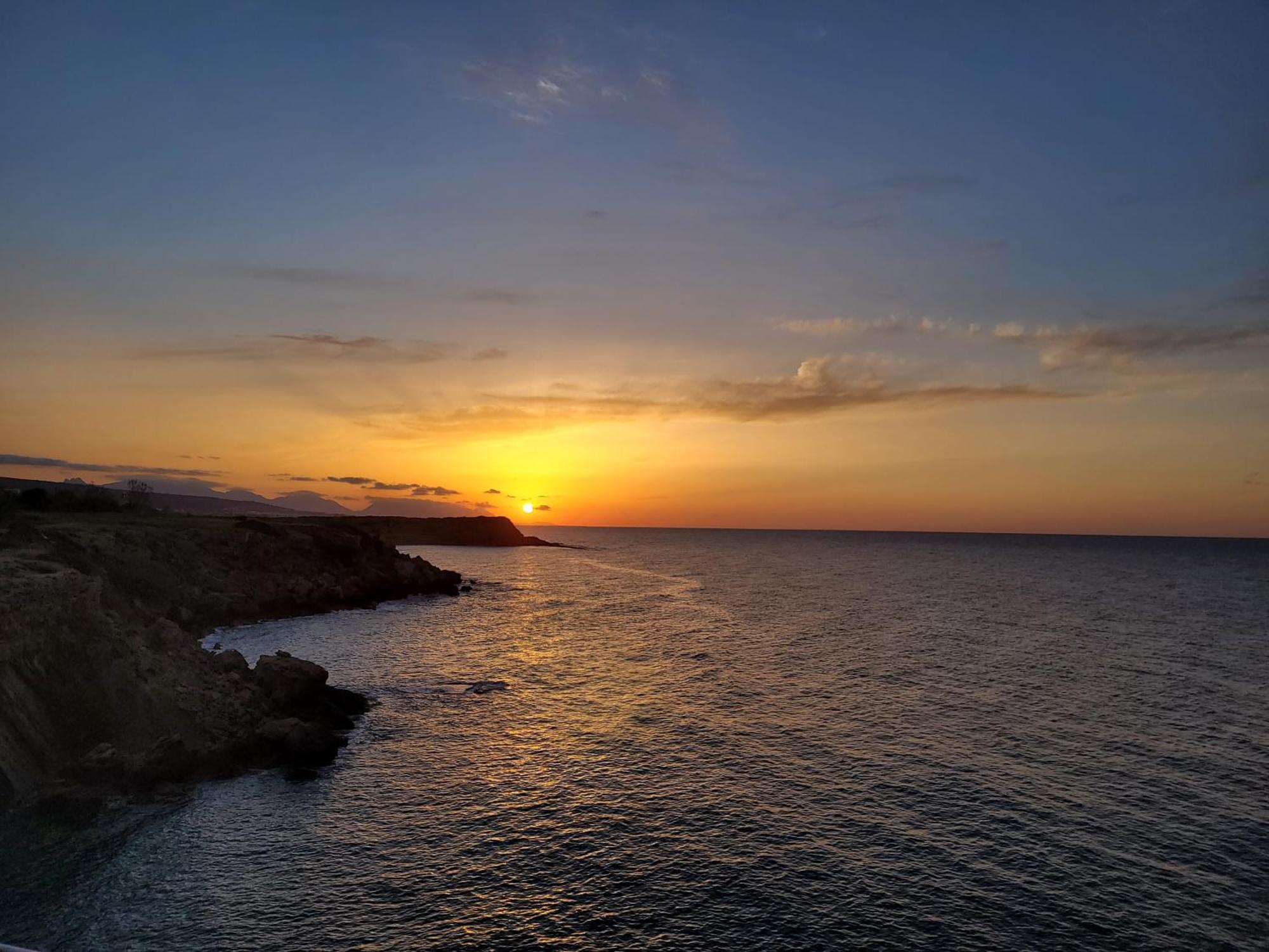 Sea And Mountain View Beachfront Penthouse Yali Dış mekan fotoğraf